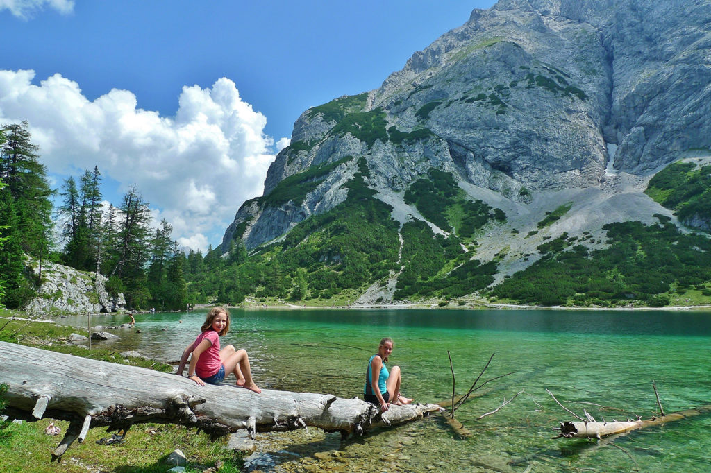 ErlebnisWandern-mit-Kindern-Muenchner-Berge-Band-2_Seebensee-@Eduard-Soeffker