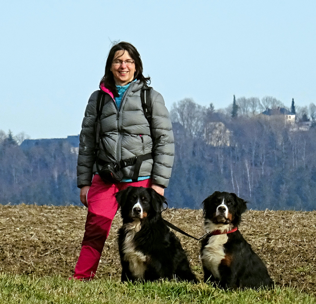 Franziska-Roessner mit ihren beiden Hunden Vreni und Selma 