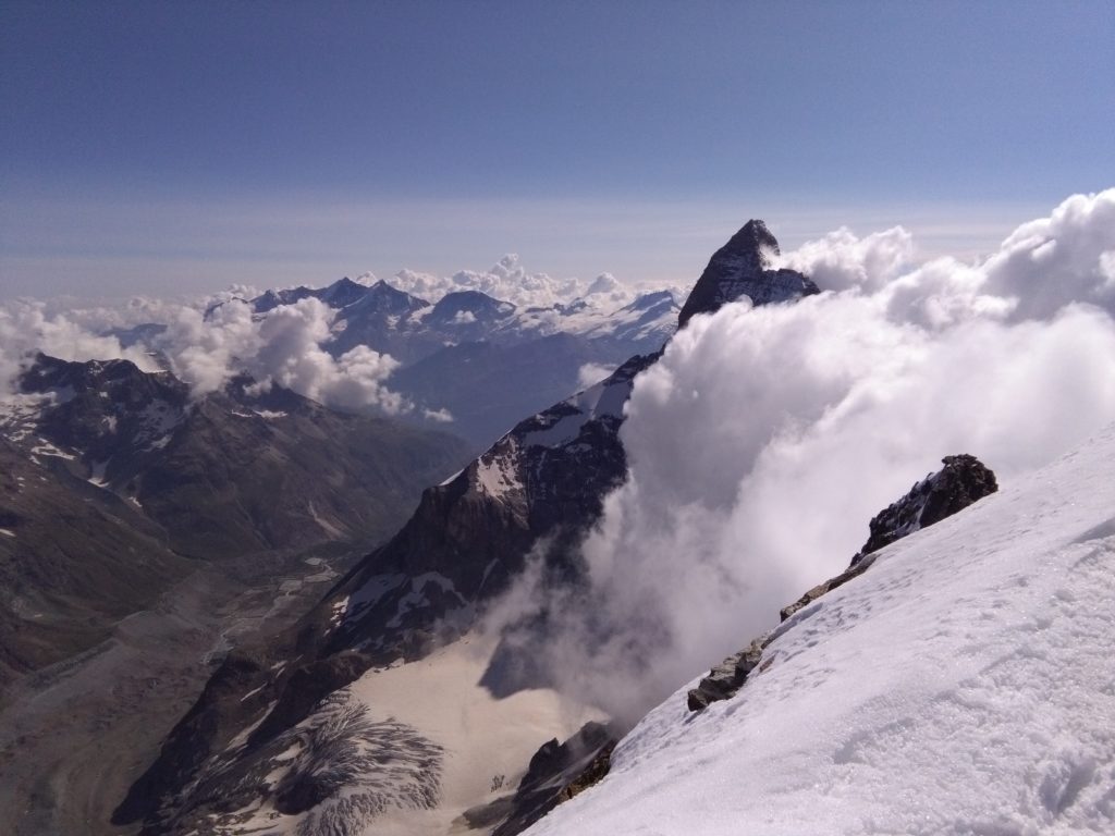 Auf dem Gipfel der Dent d'Hérens, Blick auf Matterhorn, Aostatal, Wallis, Viertausender, Hochtour