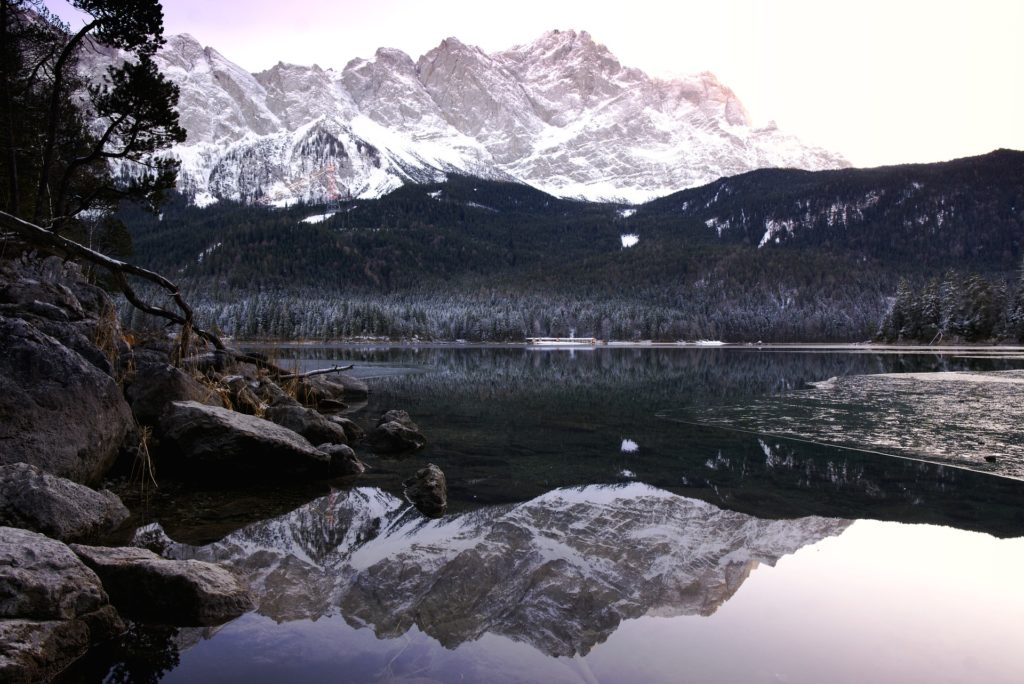 Eibsee mit Blick auf die Zugspitze. Foto Coypright: Thomas Martin