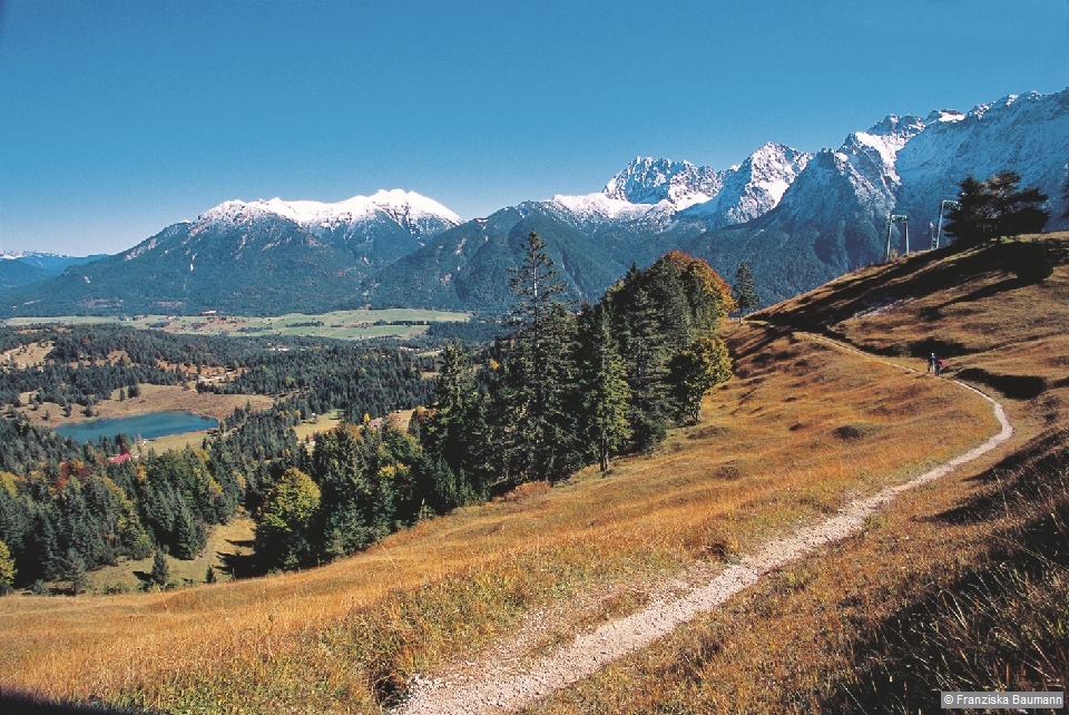 Panorama am Kranzberg: Wildensee, Soierngruppe und Karwendel, Foto © Franziska Baumann