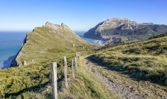 Ein Stück des Jakobsweges an der Ostküste Kantabriens (copyright: Martin Stüllein)