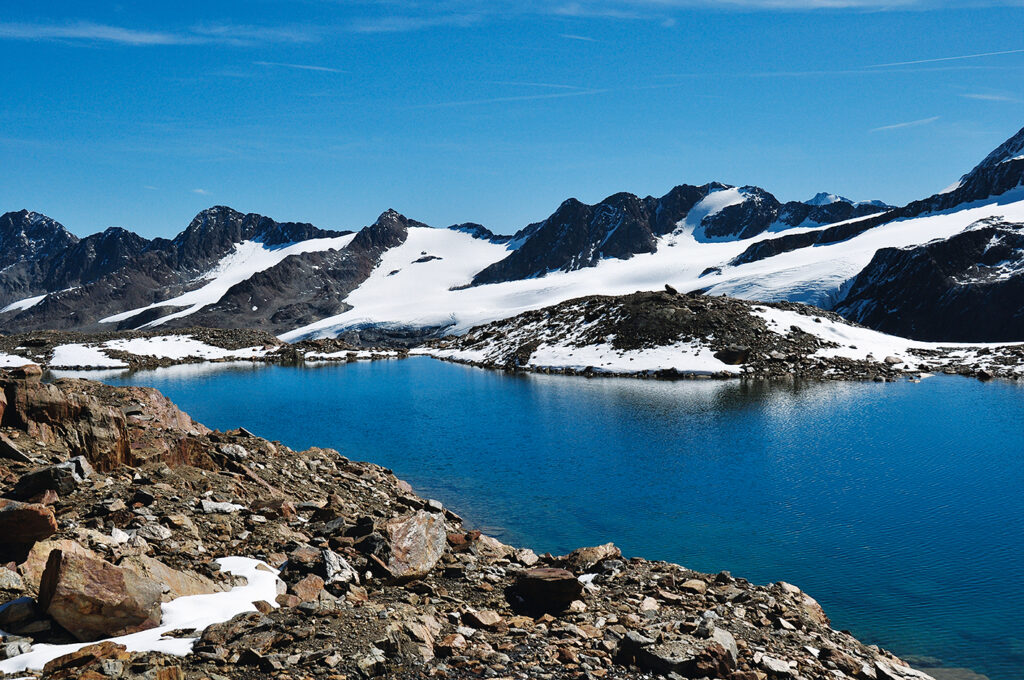 See unter dem Gipfel „Im Hinteren Eis“ gegen Saykogel und Sennkogel. © Peter Haslwanter