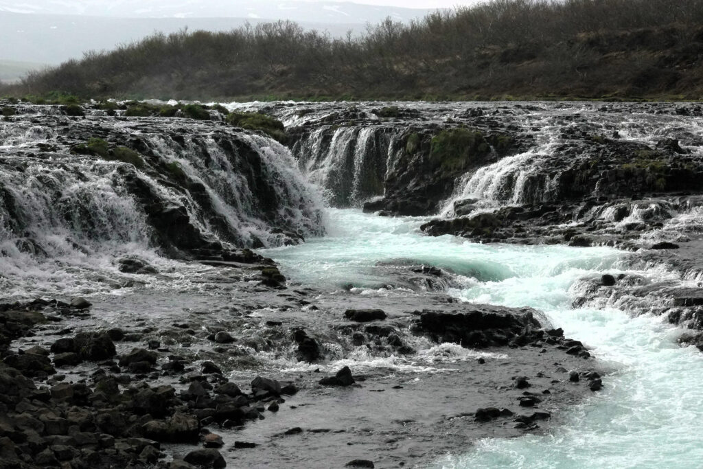 Der Brúarfoss zählt zu den schönsten Wasserfällen des Landes. © Matthias Schropp