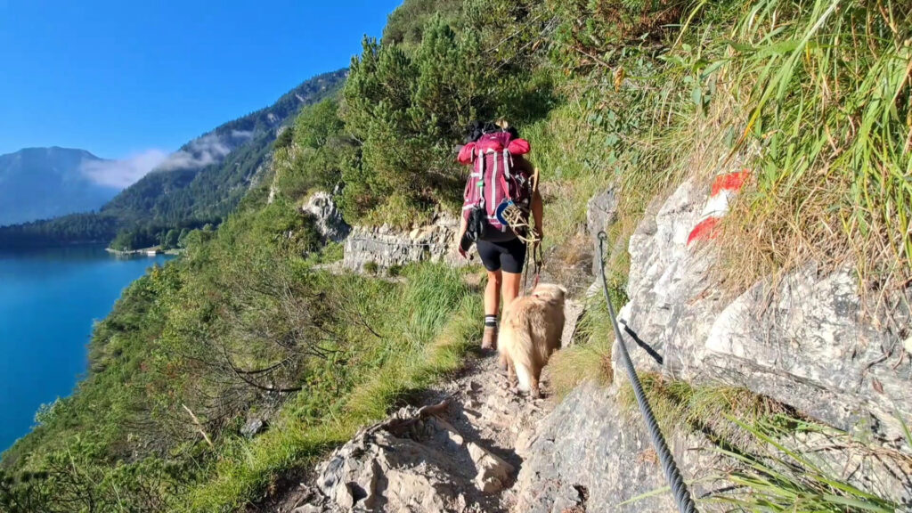 Unterwegs auf dem Mariensteig am Achensee. © Sarah Effer