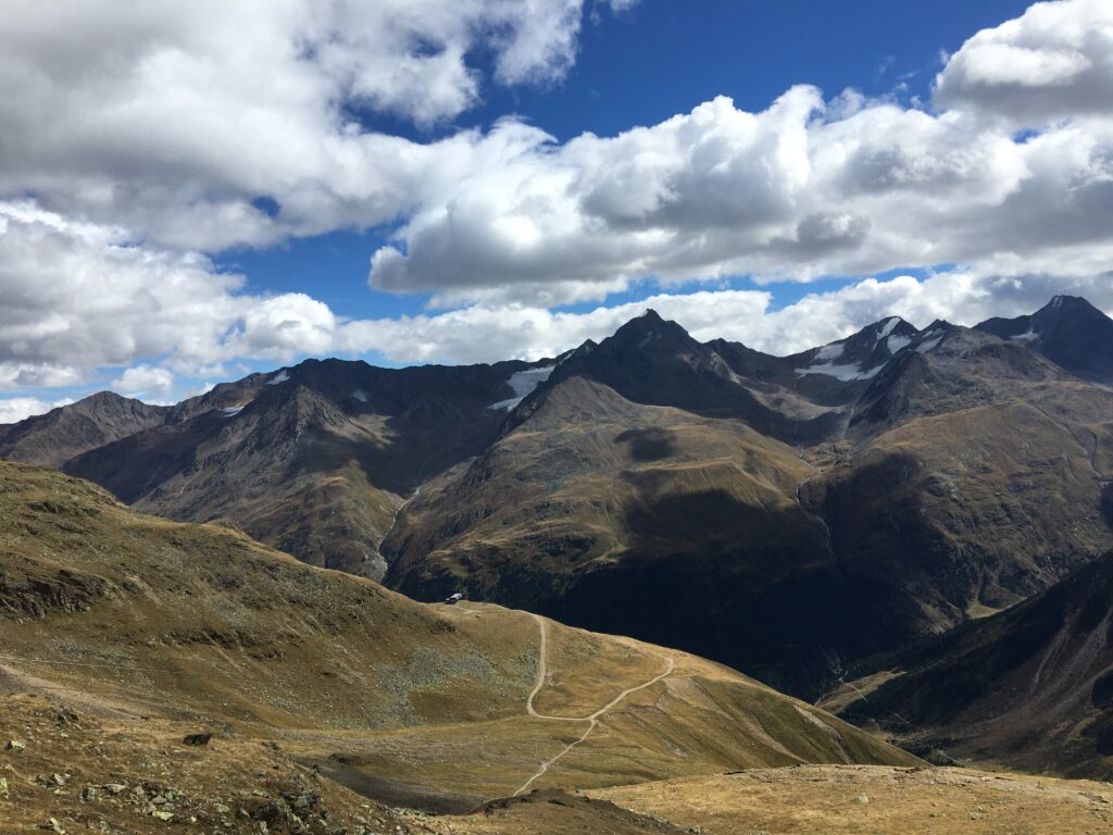 In den Ötztaler Alpen: Wildspitze 3772 m 